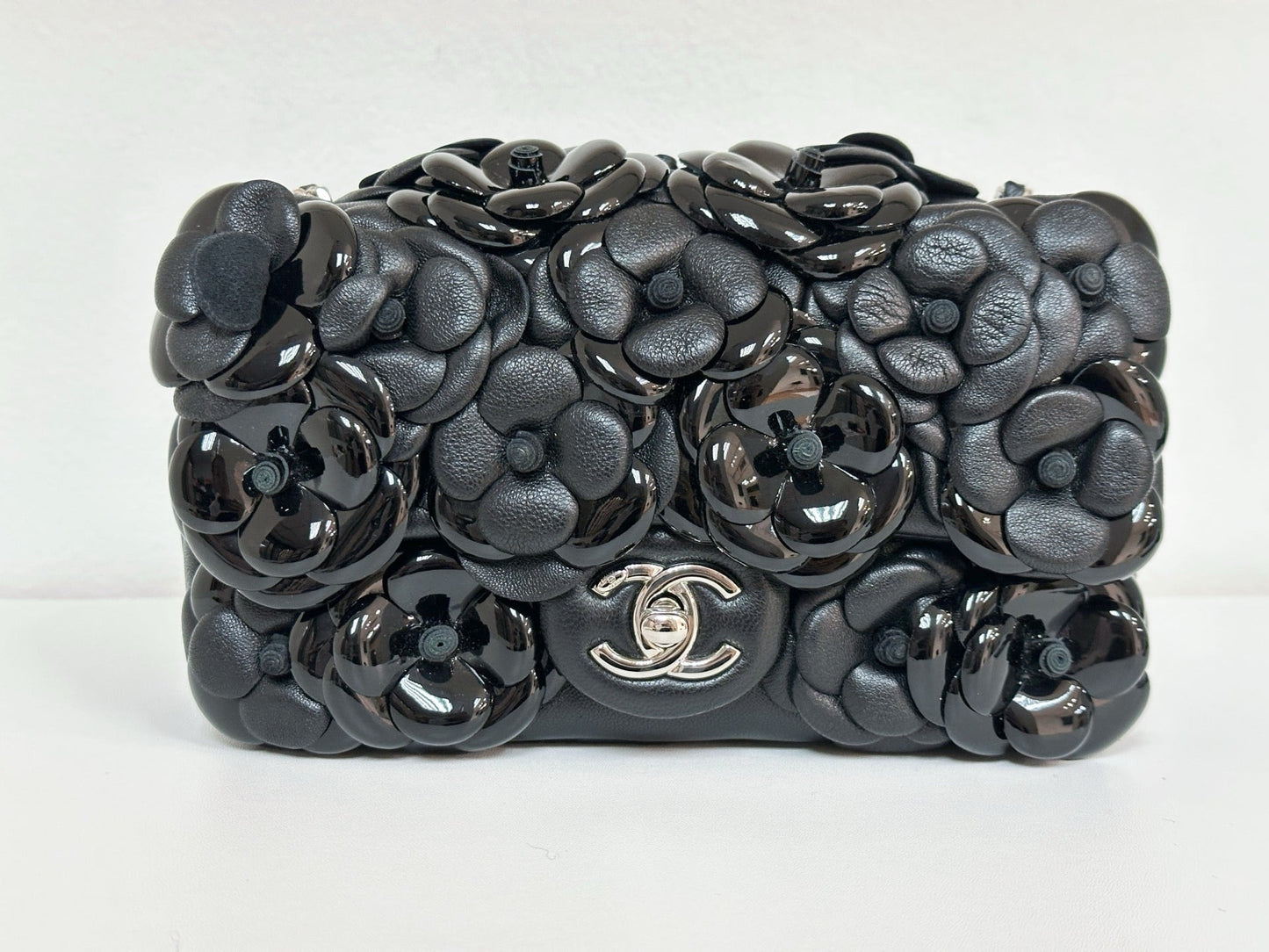 CHANEL Camellia Lambskin Patent Around Flap Crossbody Bag holo card 2246