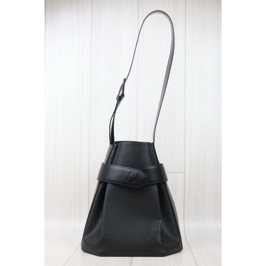 Very Good ( Rank A)｜ LV Epi Sack de Paul Shoulder Bag｜25011603