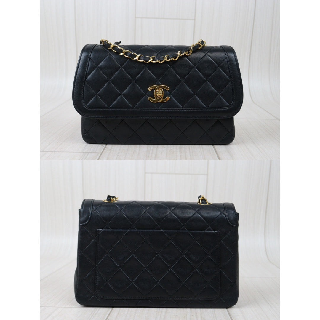 Rank AB｜ CHANEL Matrasse Lamb Skin Chain Bag Made in 1989-1991 Year｜P24062802