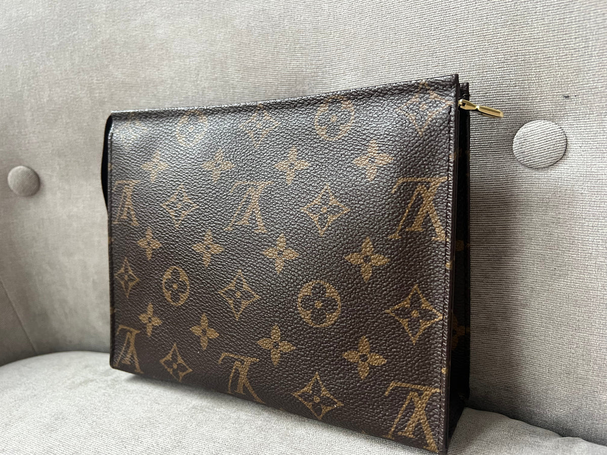 Louis Vuitton Toiletry Pouch 19 Monogram