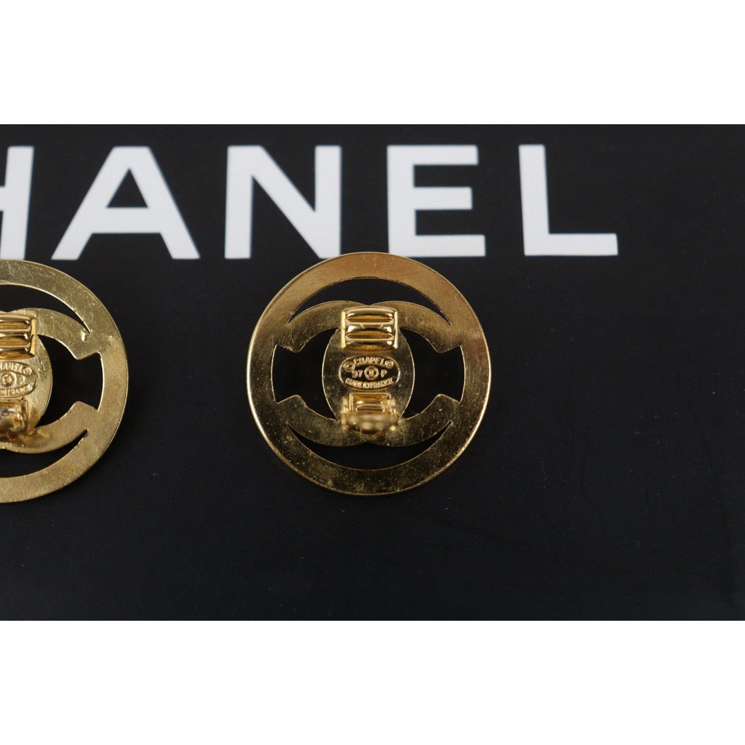 Very Good ( Rank A)｜CHANEL  Round Vintage 18K Gold Plating Earrings  Made In 1997 Year ｜25030612