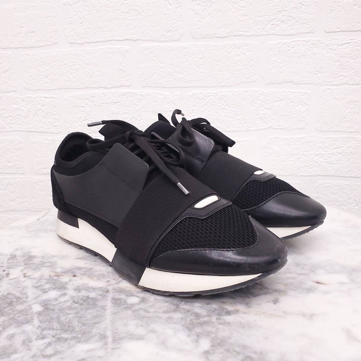 BALENCIAGA BLACK LEATHER AND ELASTIC SNEAKERS - SIZE 38