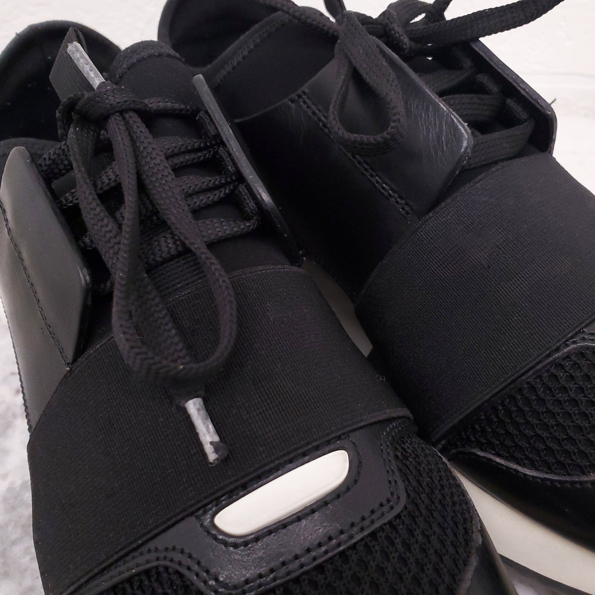 BALENCIAGA BLACK LEATHER AND ELASTIC SNEAKERS - SIZE 38