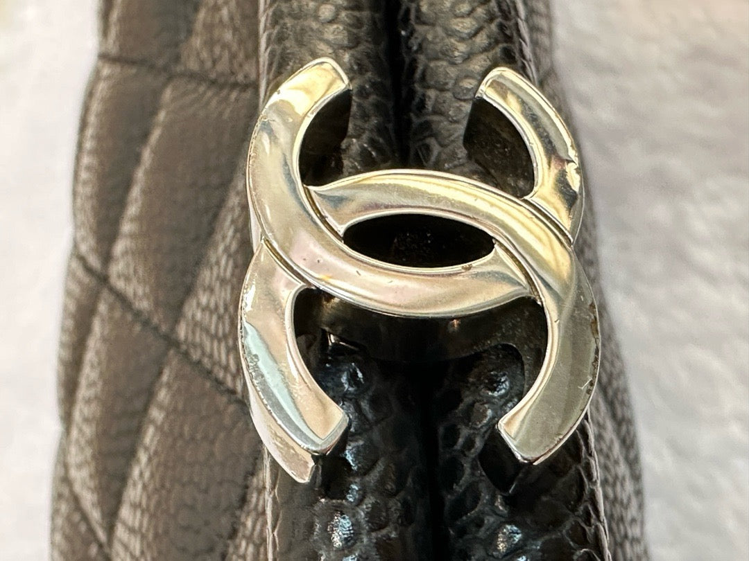 Chanel Quilted Timeless Kisslock Clutch Black Caviar SHW 1634 holo card
