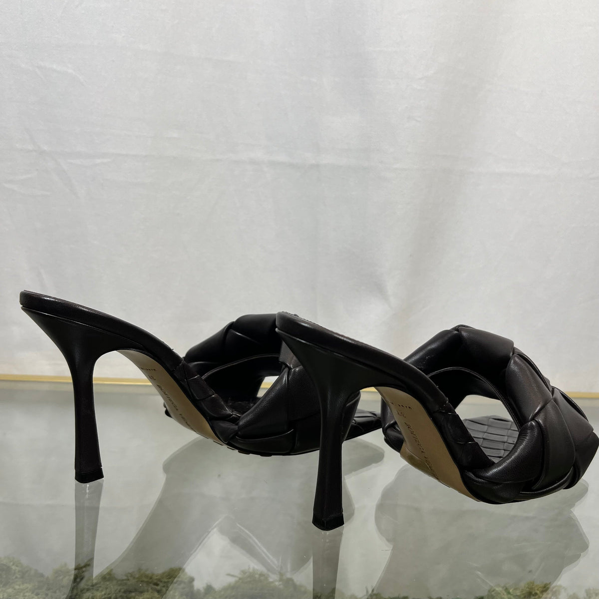 BOTTEGA VENETA Lido Intrecciato Woven Leather Brown Heels SZ 37