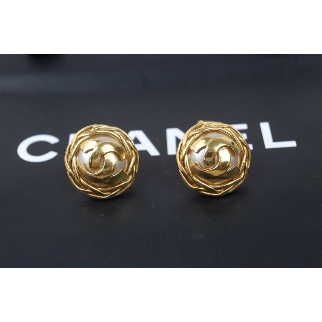 Very Good ( Rank A)｜CHANEL COCO Mark 24K Gold Plating Pearl Earrings  Made In 1995Year ｜25061913