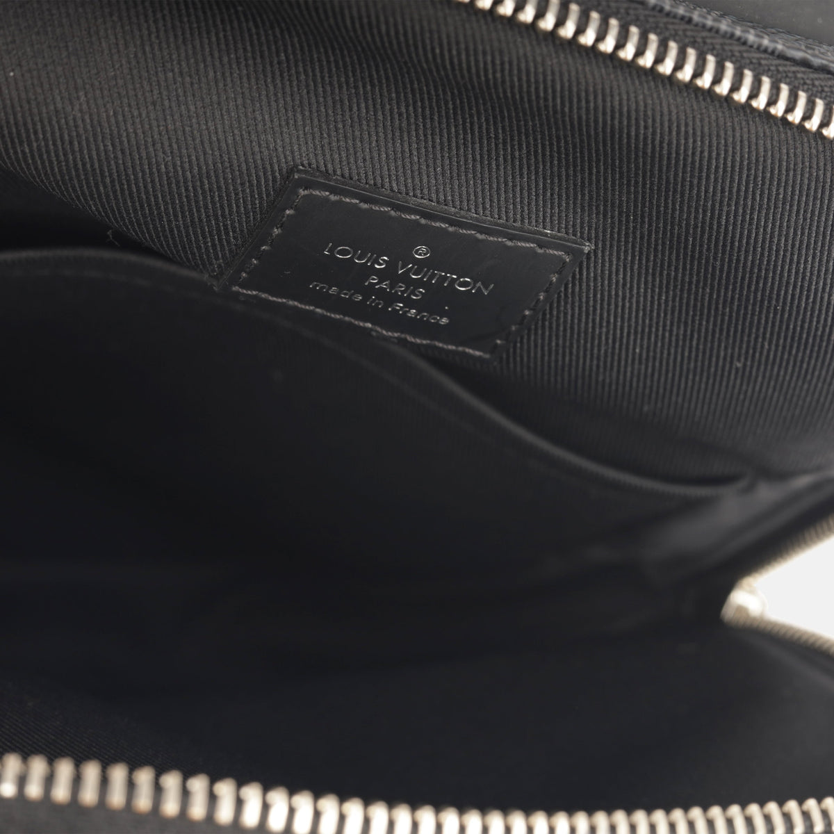 Avenue Sling Bag