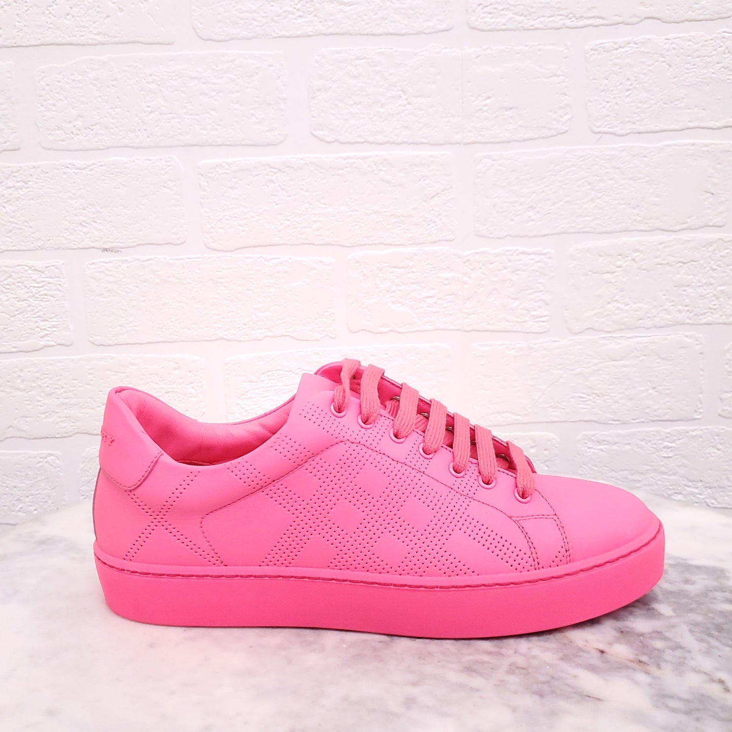 BURBERRY NEON PINK LEATHER SNEAKERS - SIZE 37