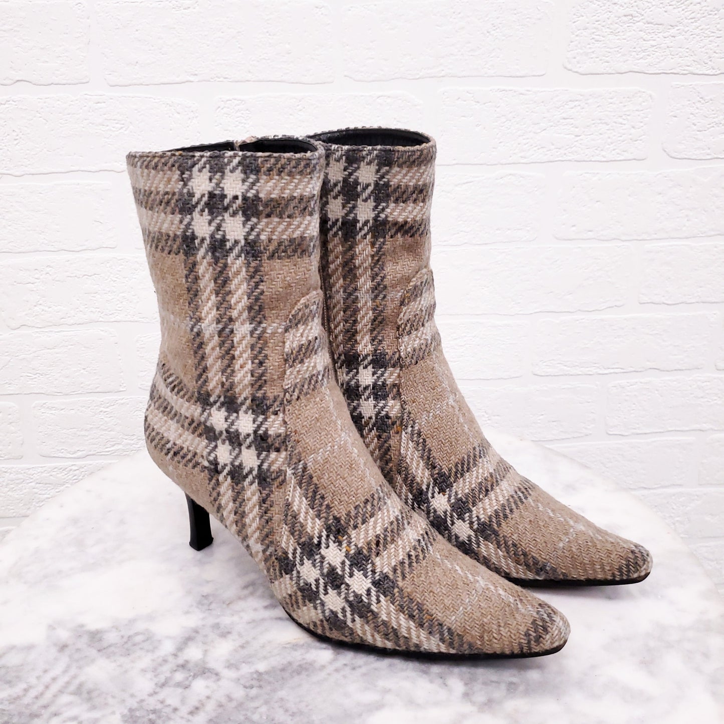 BURBERRY WOOL HEELED BOOTS - SIZE 39