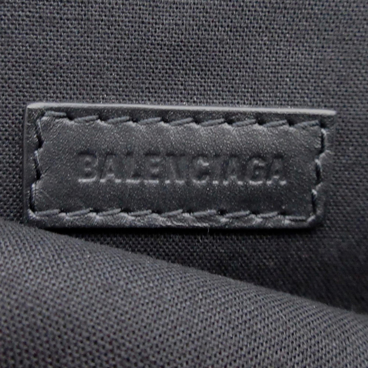 Luxury Balenciaga  Navy Clip M Clutch (SHG-UfviK9)
