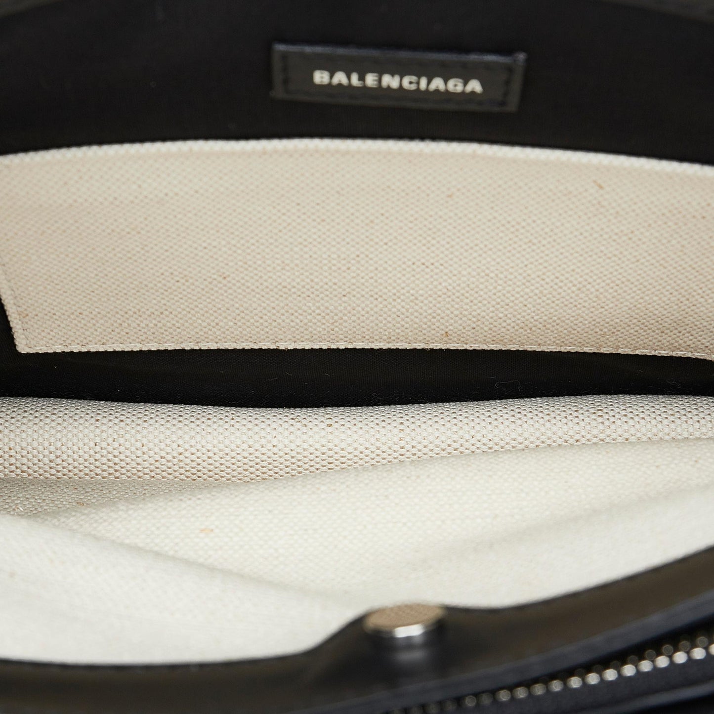 Luxury Balenciaga  Navy Pochette M Crossbody (SHG-vvllwg)