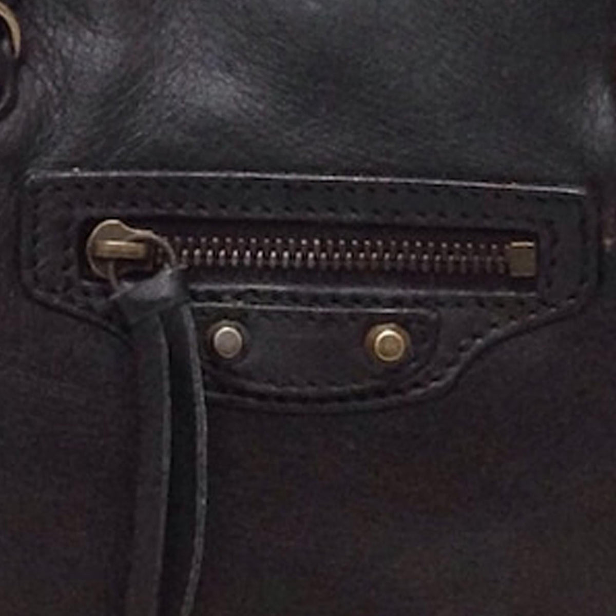 Luxury Balenciaga  Papier A4 Leather Satchel (SHG-27903)
