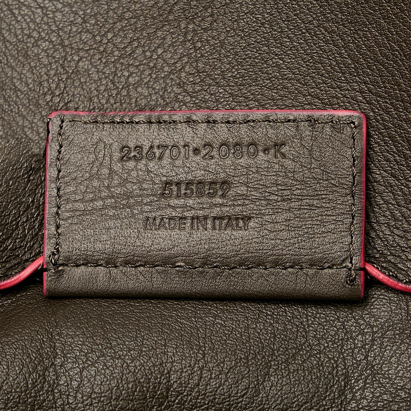 Luxury Balenciaga  Papier A4 Leather Zip-Around Tote (SHG-26450)
