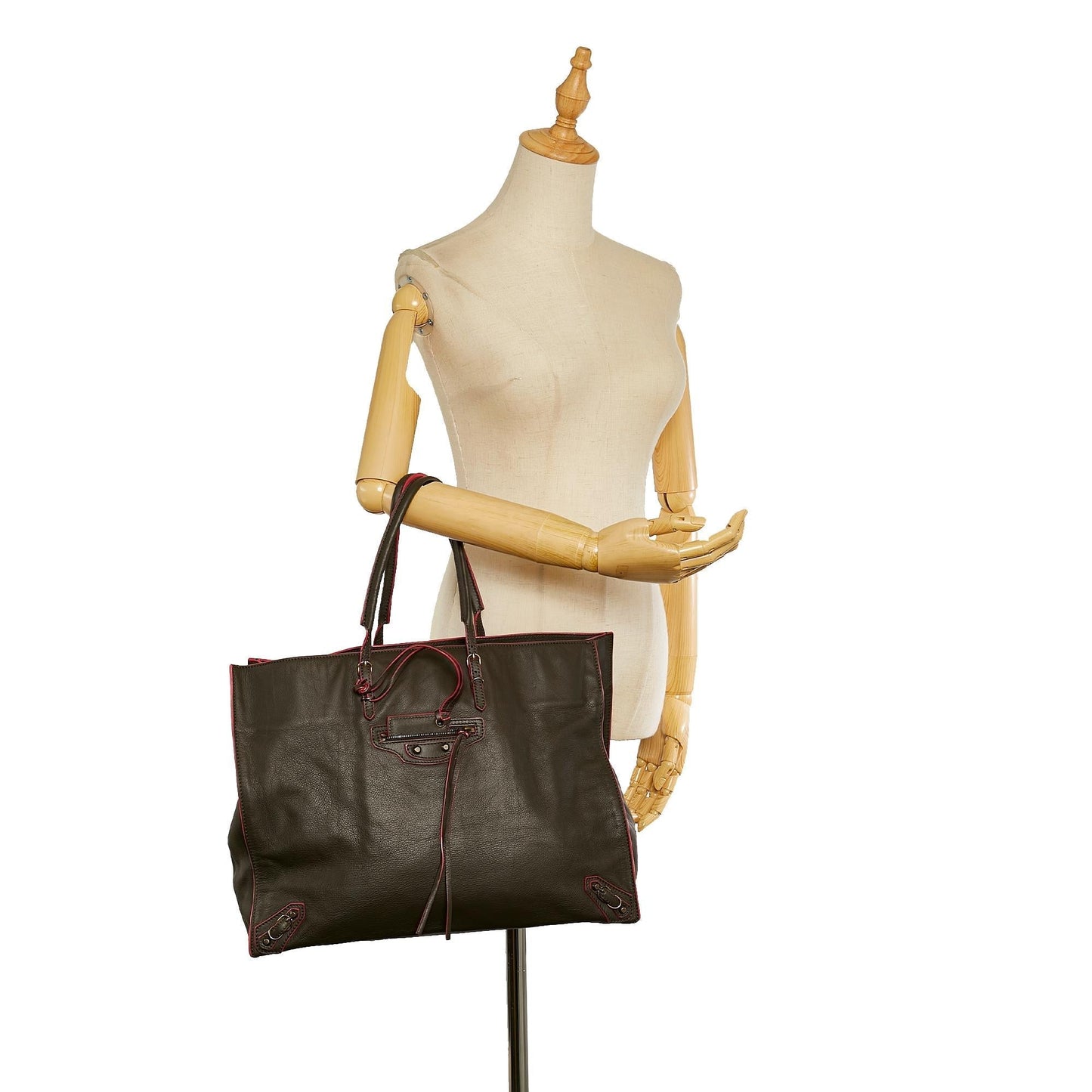 Luxury Balenciaga  Papier A4 Leather Zip-Around Tote (SHG-26450)