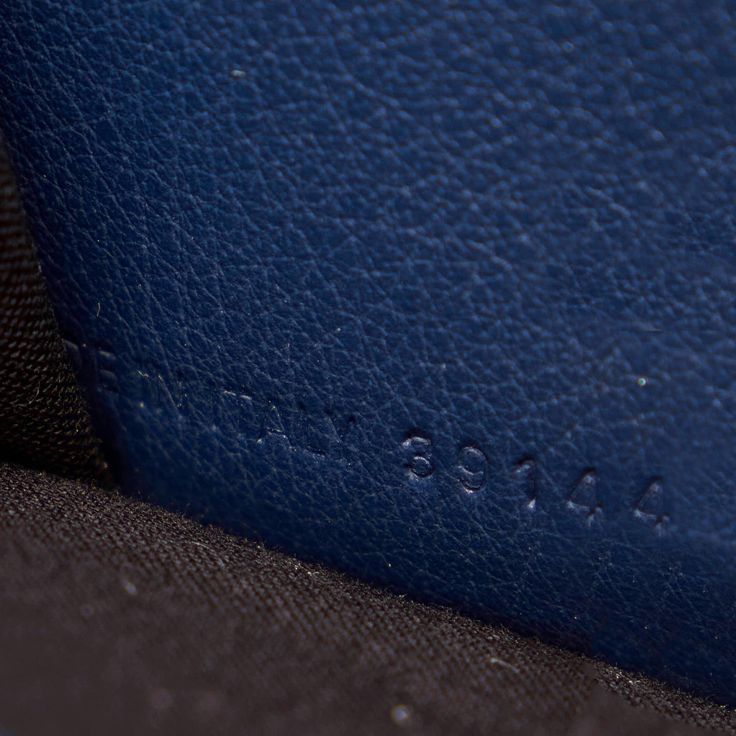 Luxury Balenciaga  Papier Leather Compact Wallet (SHG-28598)
