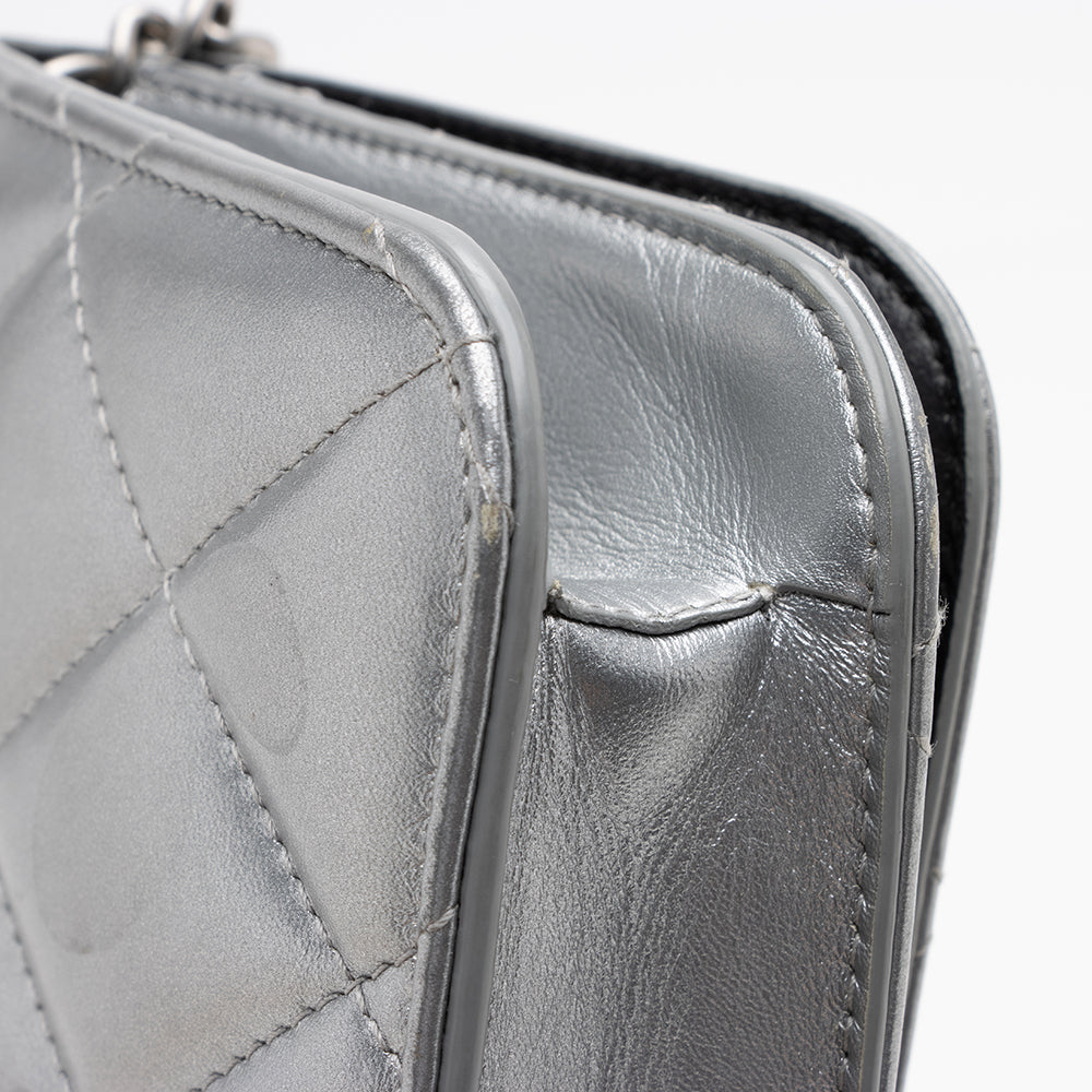 Luxury Balenciaga  Quilted Metallic Leather B Dot Shoulder Bag (SHF-16927)