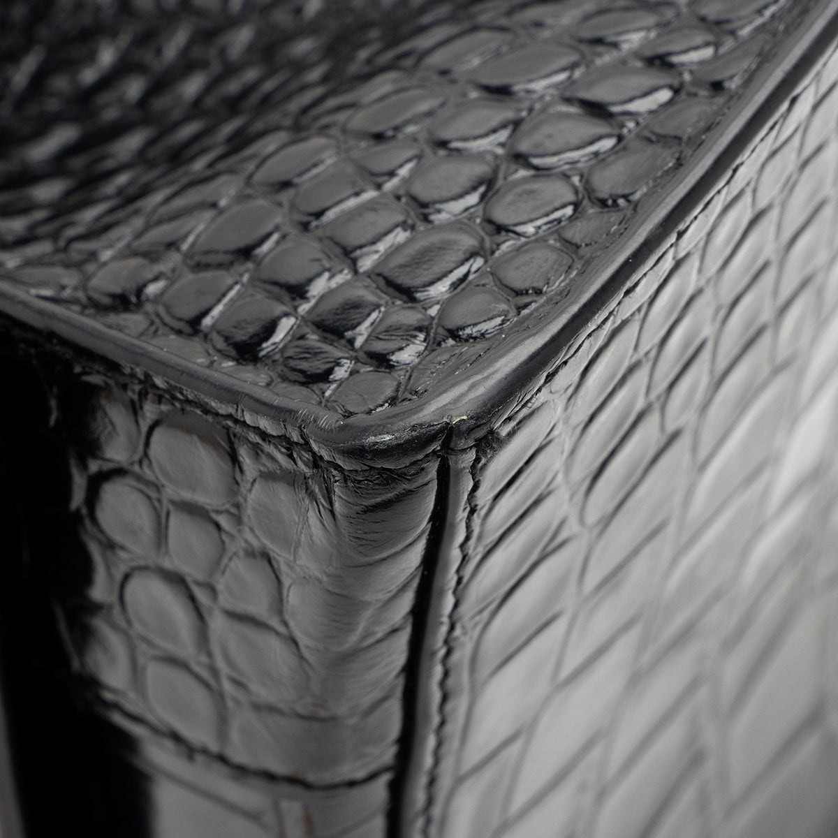 Luxury Balenciaga  Shiny Croc Embossed Calfskin Hourglass Small Top Handle (SHF-4EXjgI)