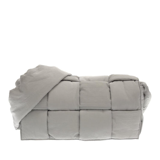 Luxury Bottega Veneta Medium Padded Tech Cassette Crossbody (SHG-Ih93tb)