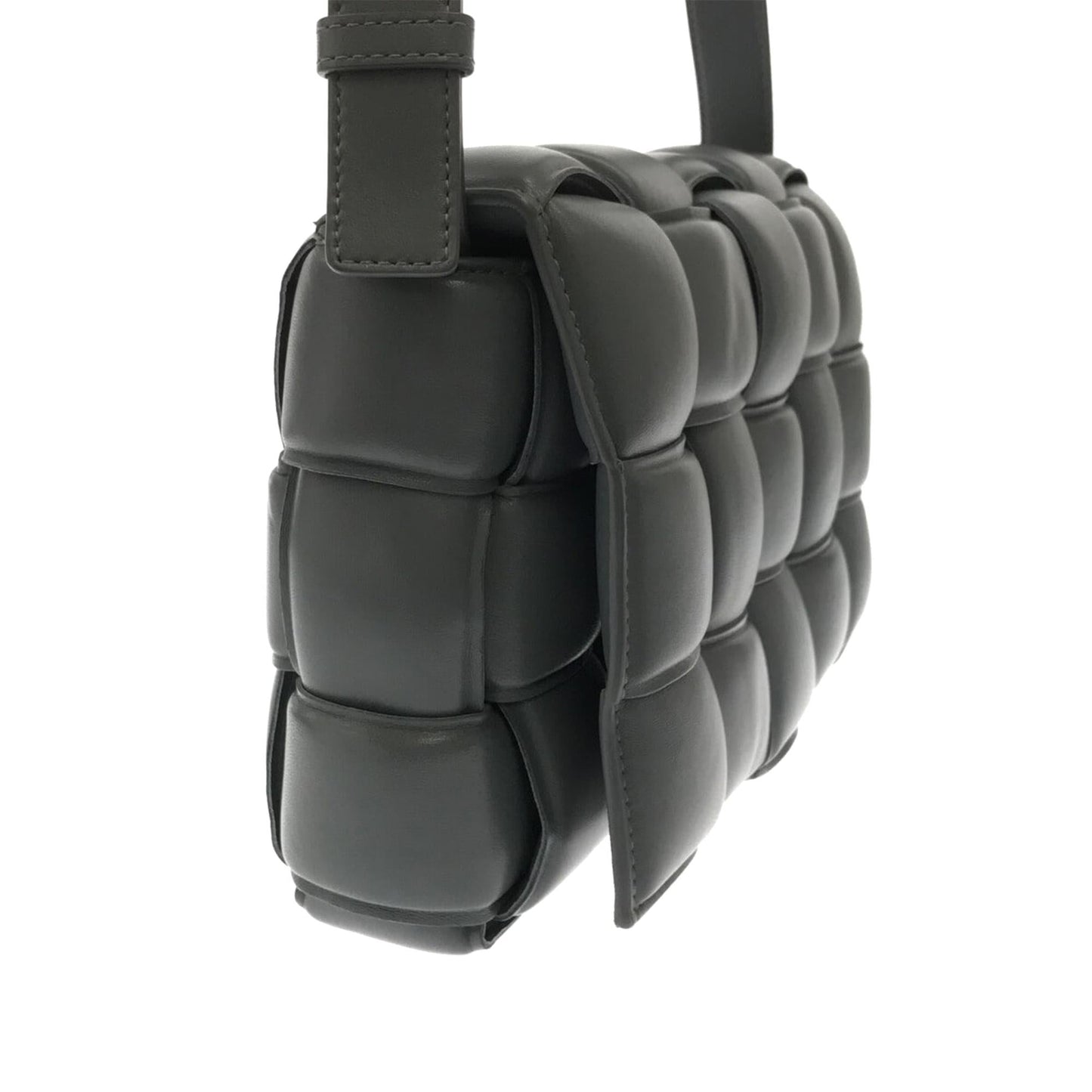 Luxury Bottega Veneta Padded Cassette Crossbody Bag (SHG-ZAAKFo)