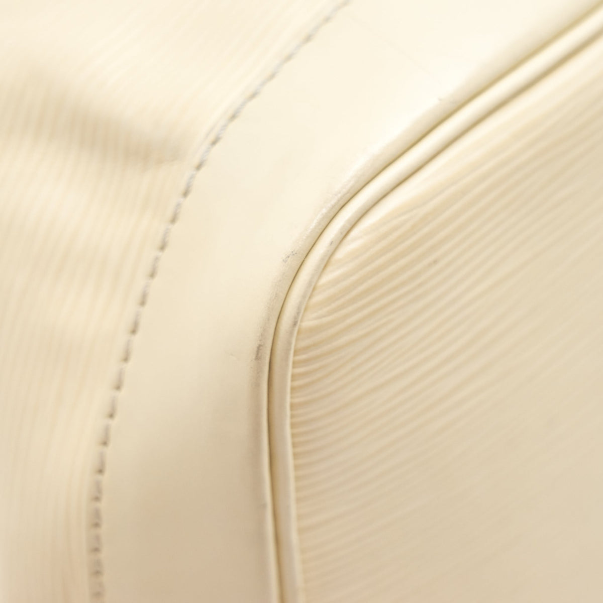 Louis Vuitton petit noe epi leather cream shw