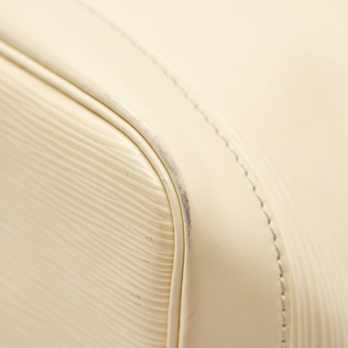 Louis Vuitton petit noe epi leather cream shw