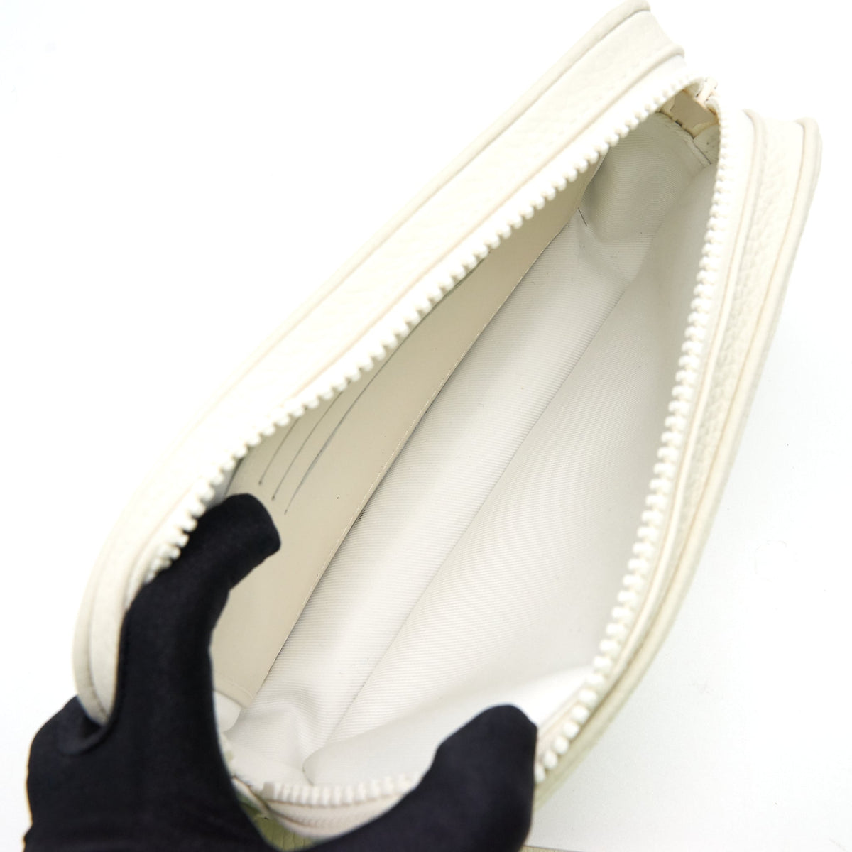 Louis Vuitton Pochette Yolga White