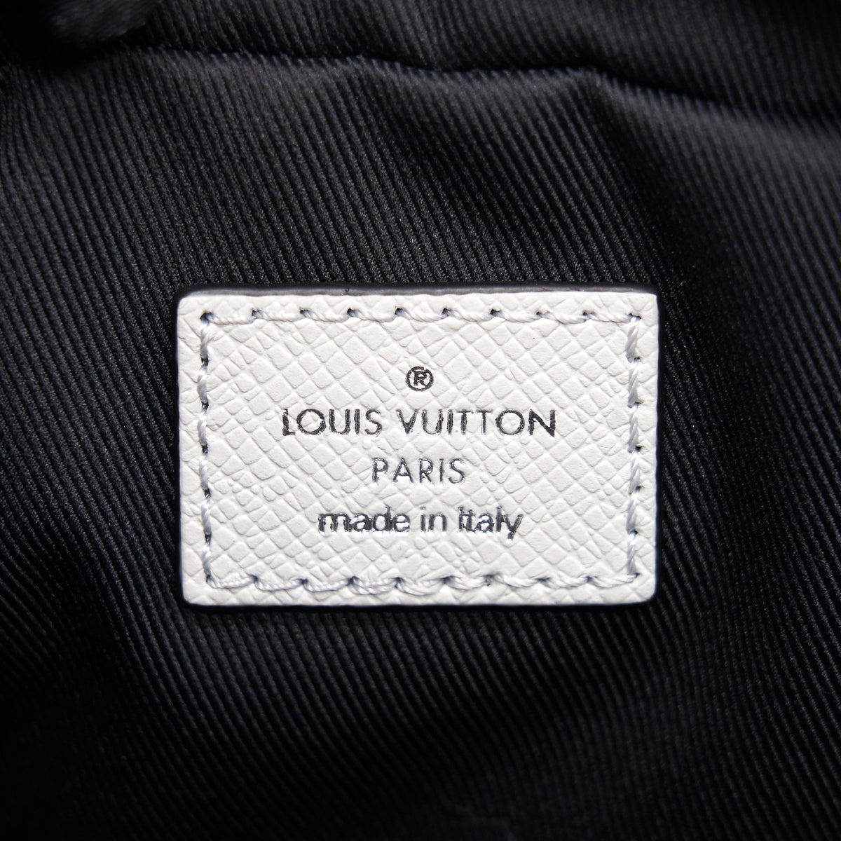 Louis Vuitton OUTD.BUMBAG TAIGA