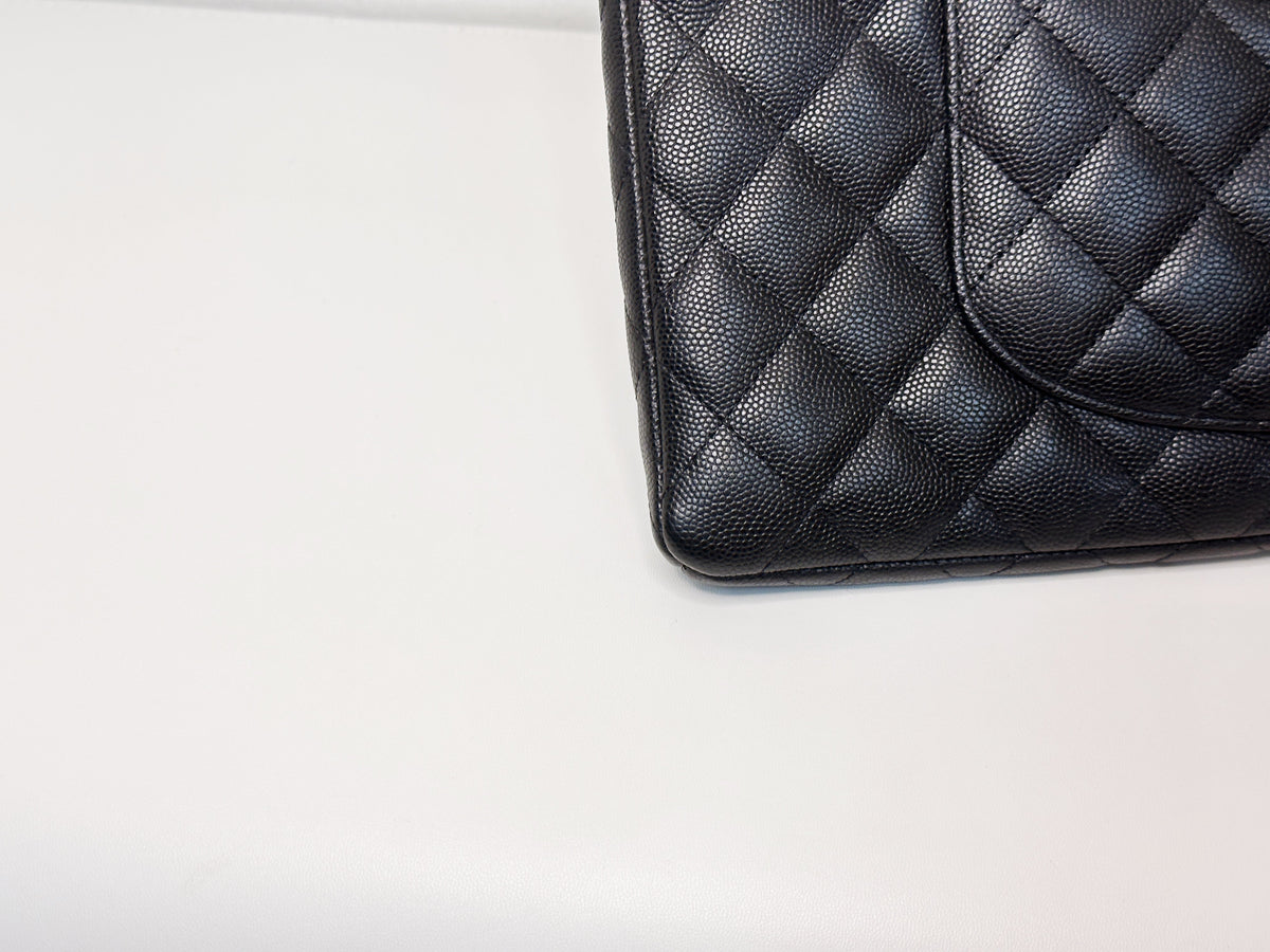 Chanel Quilted Caviar Classic Clutch GHW Black 2683 holo card