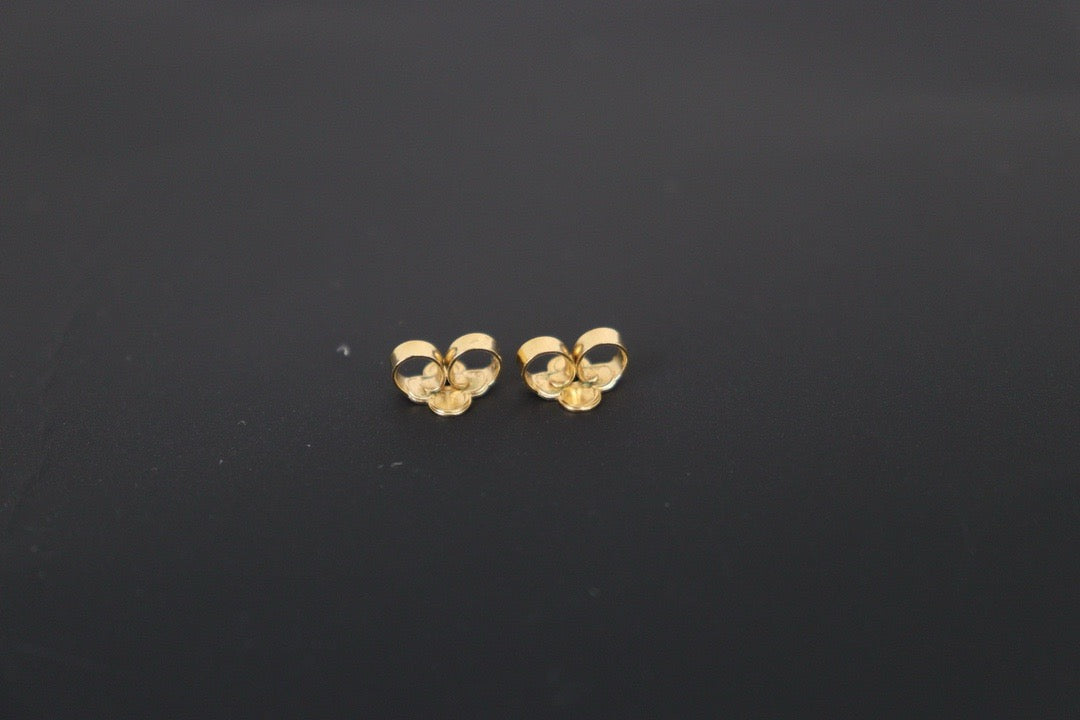 Very Good ( Rank A)｜ LV Essential V Earrings ｜24092008