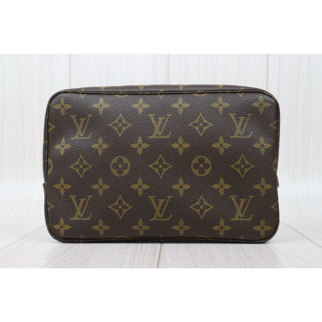 Very Good ( Rank A)｜ LV Truth Toilet 23 Monogram Makeup Pouch｜Q25040304