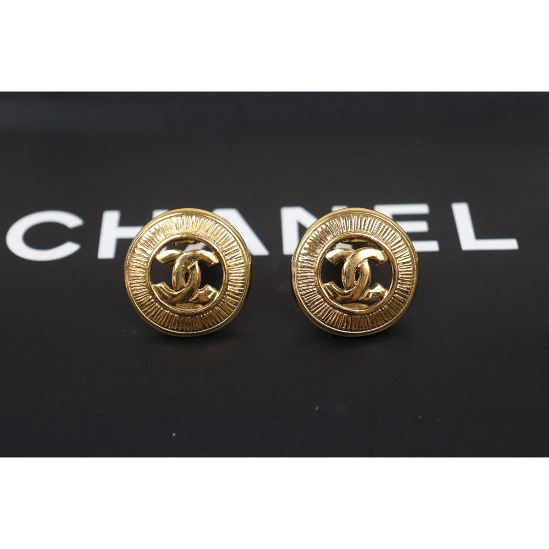 Very Good ( Rank A) ｜CHANEL Coco Mark Gold 24 Plated Round Earrings｜25052920