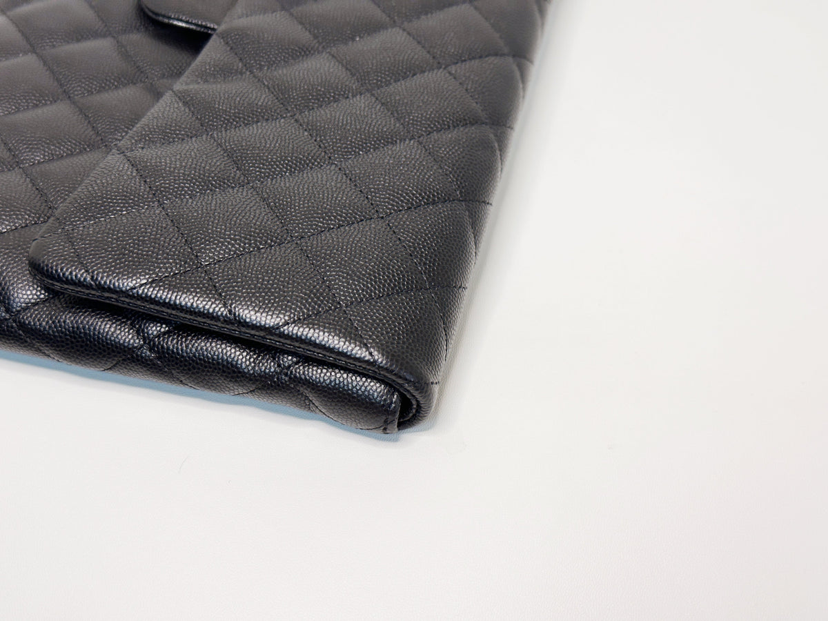 Chanel Quilted Caviar Classic Clutch GHW Black 2683 holo card