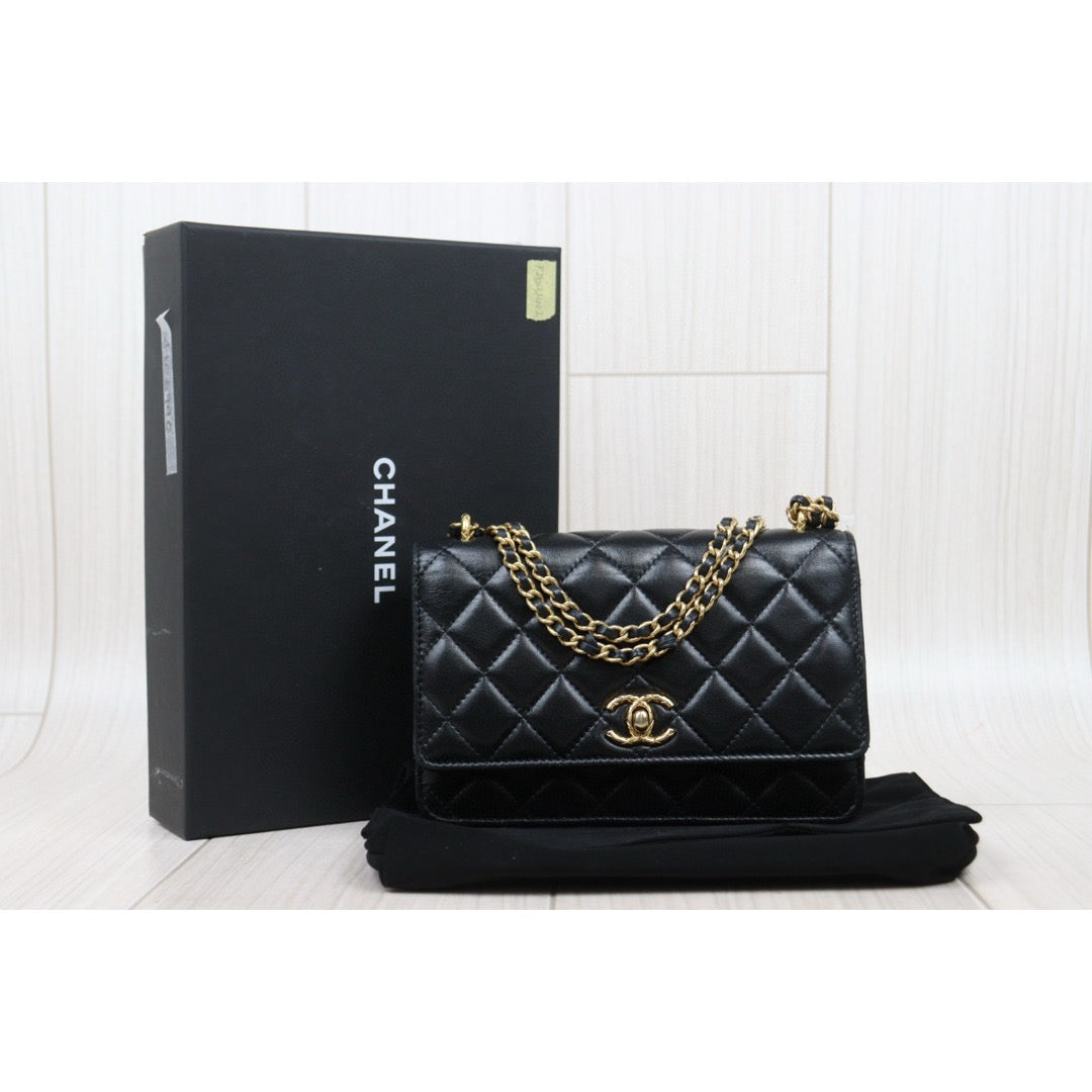 Good ( Rank AB)｜ CHANEL Matelasse Lamb Skin Chain Wallet Black Gold Hardware IC Chips Model ｜P25031402