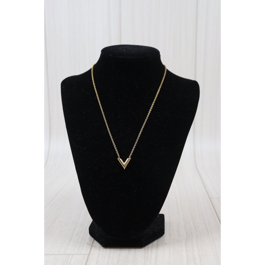 Rank A ｜ LV Collier Essential V Necklace ｜24042913