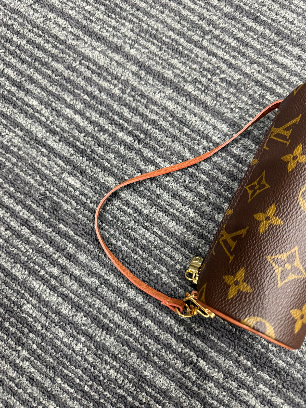 Very Good ( Rank A)｜ LV Monogram Papillon 30 Handbag ｜25042409