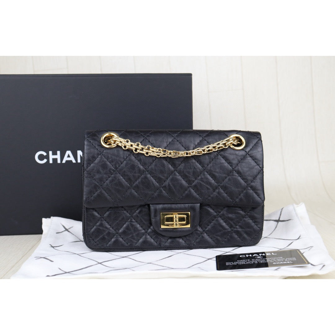 Very Good ( Rank A)｜ CHANEL 2.55 Matelasse Mini 20 Black Chain Shoulder Bag Gold Hardware Made in 2019-2020 Year｜S25030201
