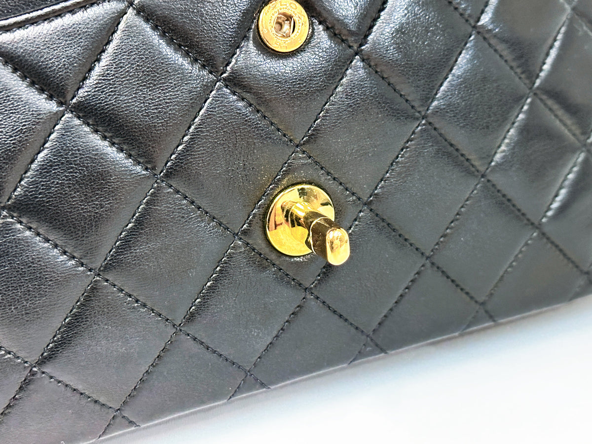 Chanel Vintage Black Quilted Lambskin Medium Classic Double Flap Bag 2843 holo card