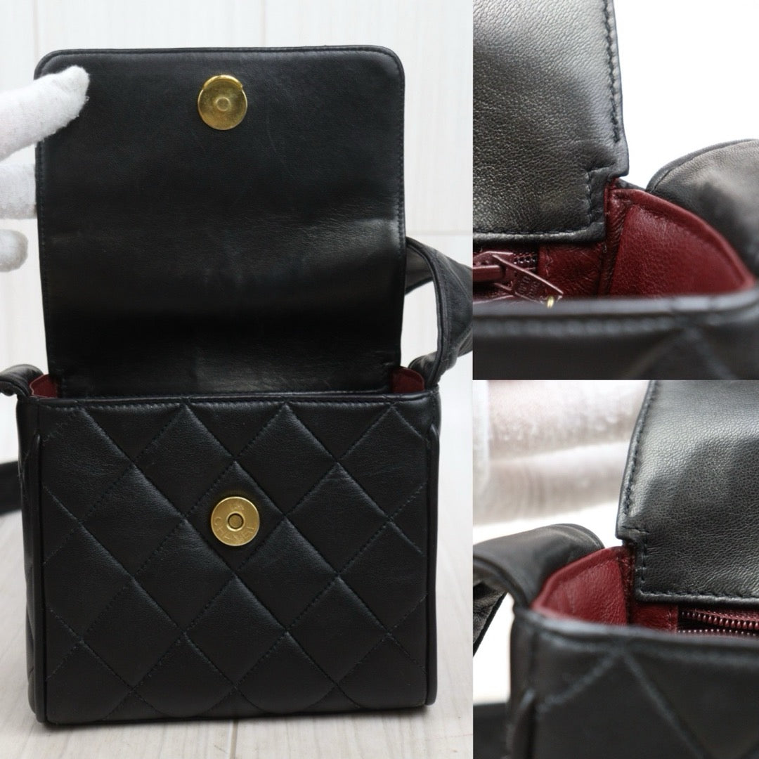 Very Good ( Rank A)｜ CHANEL Matrasse Squared Relievo Shoulder Bag Made in 1991-1994Year｜25051704