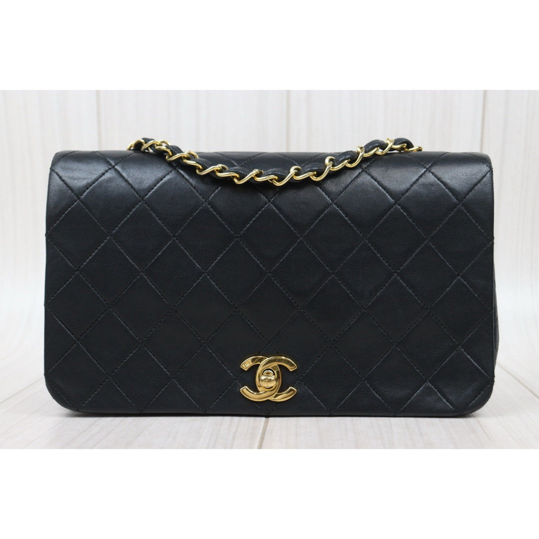 Good ( Rank AB)｜ CHANEL Matrasse Lamb Skin Chain Bag Black Made in 1989-1991 Year｜P25031407