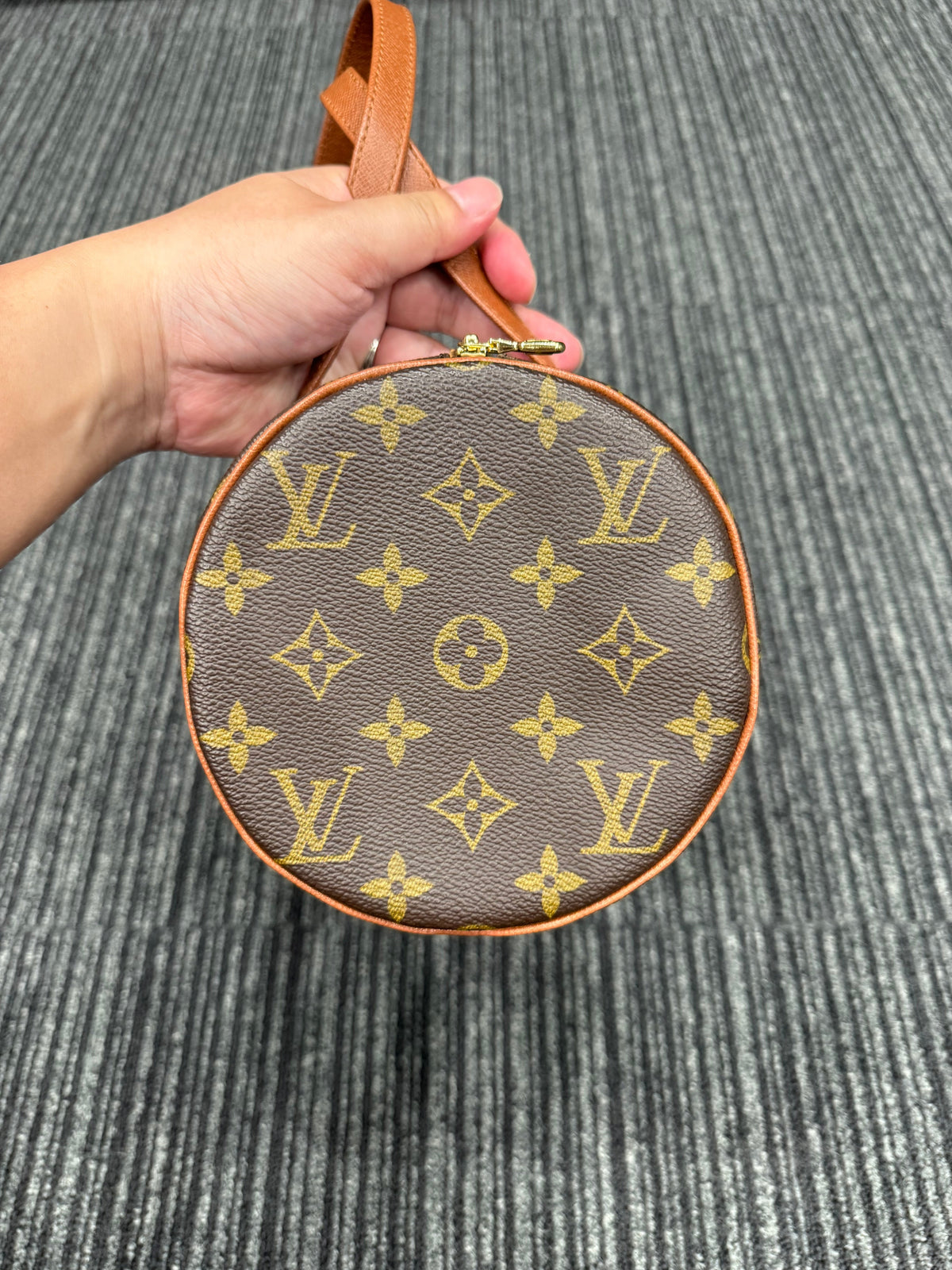 Very Good ( Rank A)｜ LV Monogram Papillon 30 Handbag ｜25042409