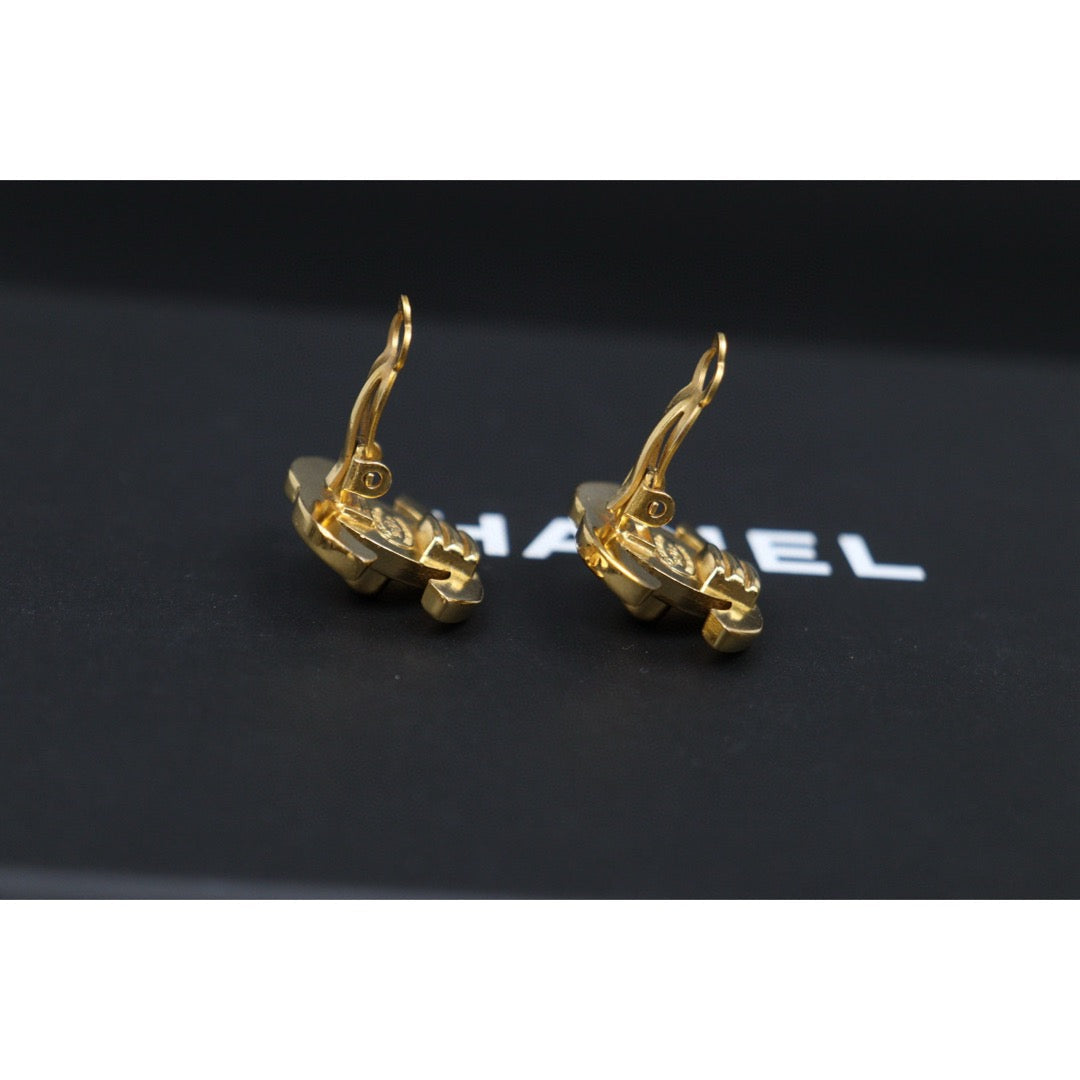 Very Good ( Rank A)｜CHANEL Vintage 18K Gold Plating Earrings  Made In 1996 Year ｜25032706