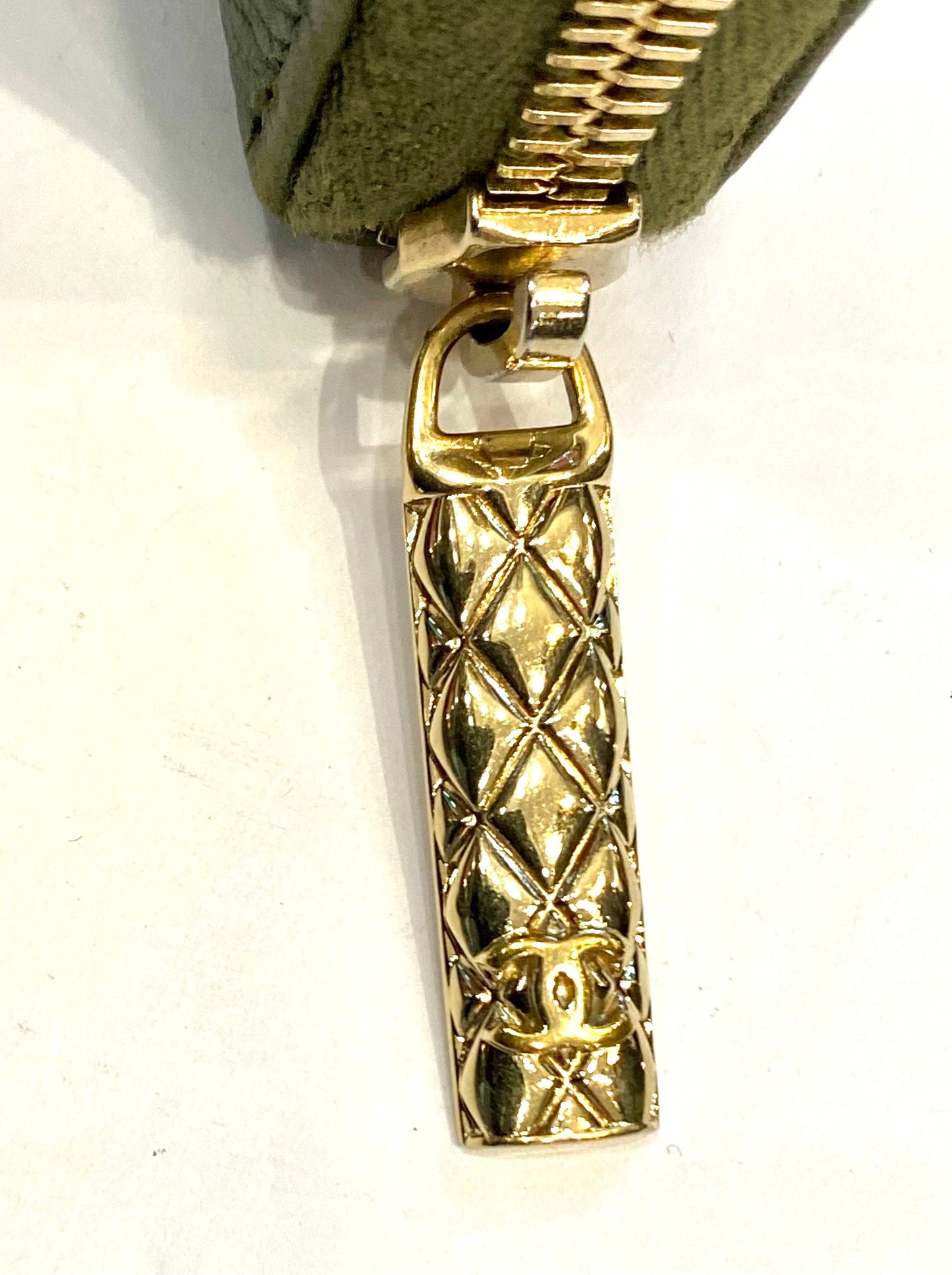 CHANEL CAVIAR LEATHER CONTINENTAL ZIP AROUND WALLET