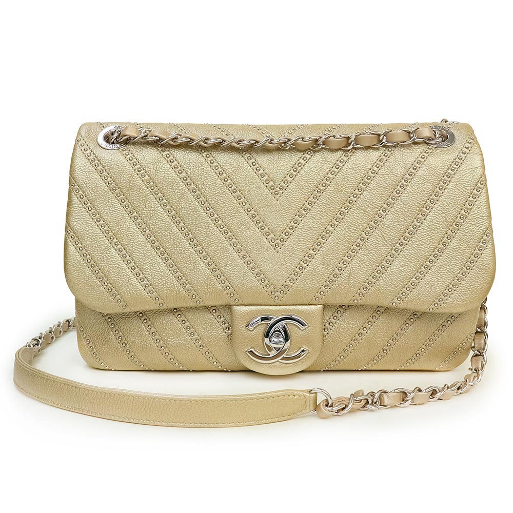 CHANEL CHEVRON QUILTED CALFSKIN STUDDED FLAP SMALL SHOULDER BAG
