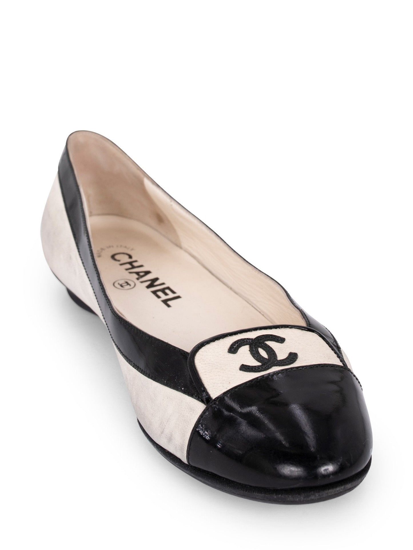 Chanel Leather CC Logo Cap Toe Ballet Flats Shoes White Black