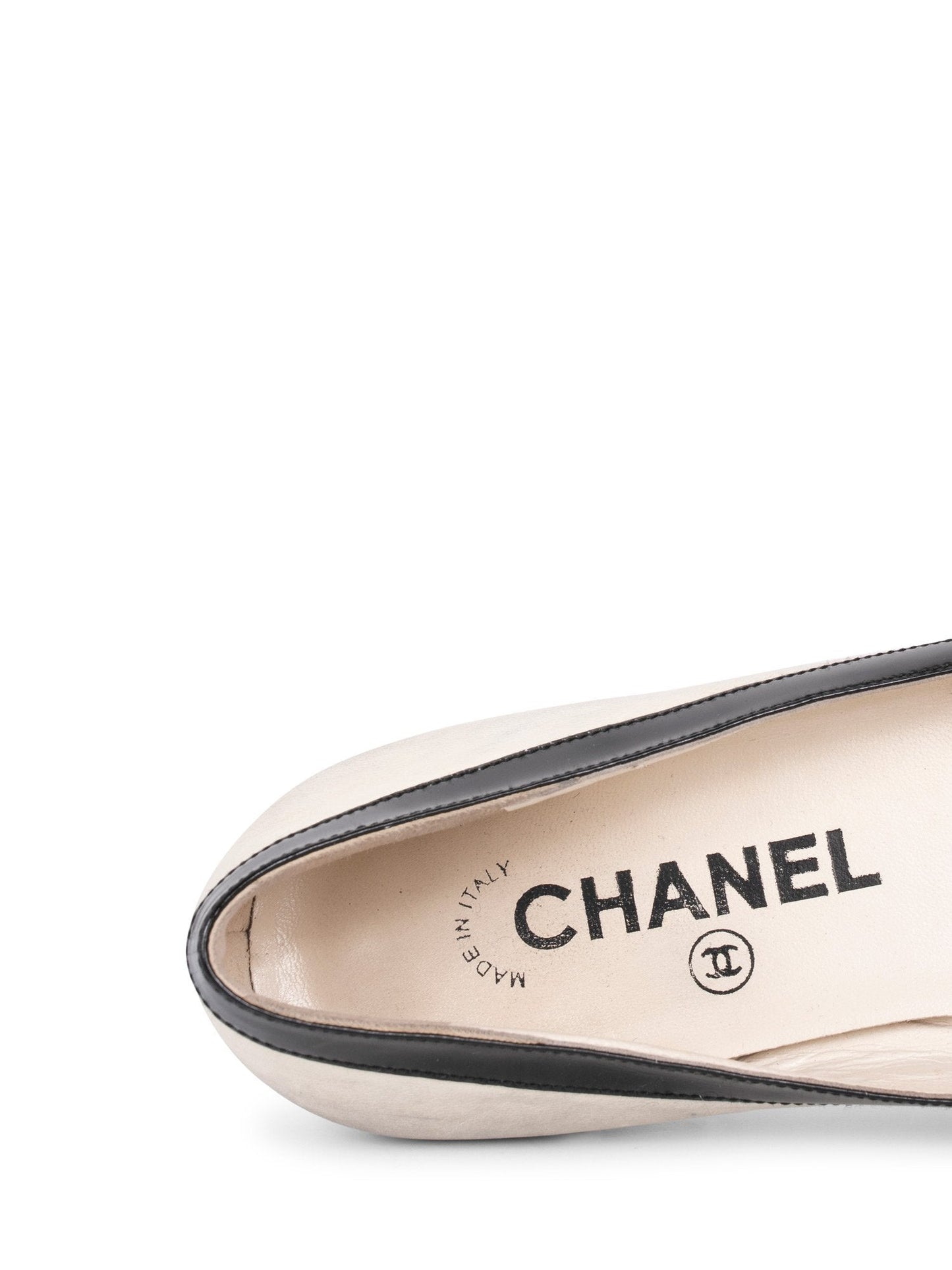 Chanel Leather CC Logo Cap Toe Ballet Flats Shoes White Black