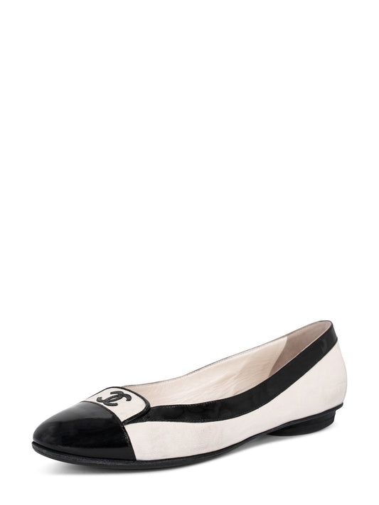Chanel Leather CC Logo Cap Toe Ballet Flats Shoes White Black