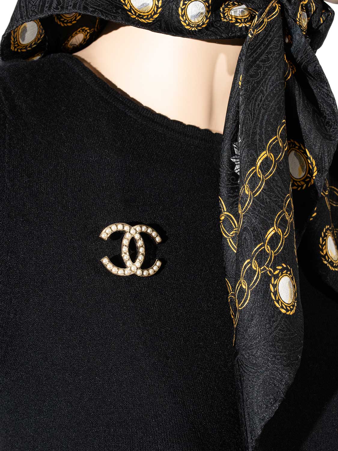 Chanel Pearl CC Logo Pin Gold