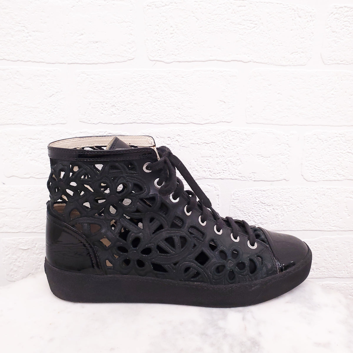 CHANEL LACE BLACK HIGHTOP SNEAKERS - SIZE 40