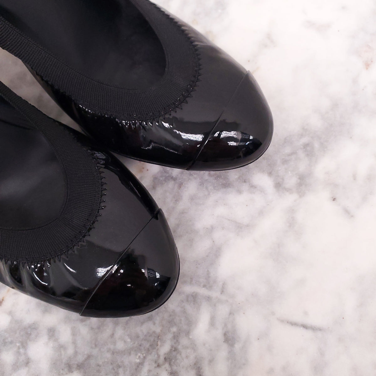 CHANEL PATENT ELASTIC HEELS WITH LOGO - SIZE 35