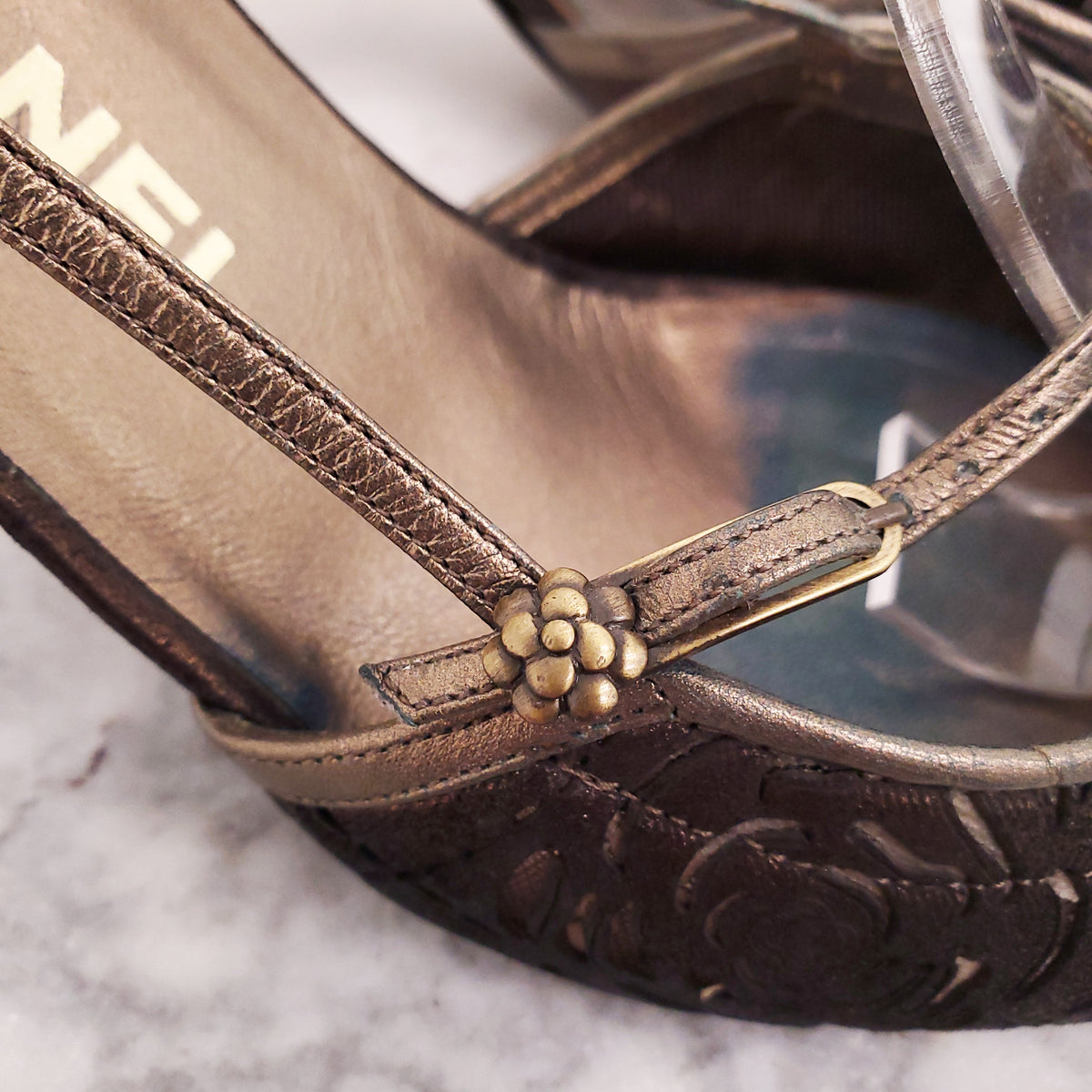 CHANEL VINTAGE BROWN CAMELLIA SLINGBACK HEELS - SIZE 39